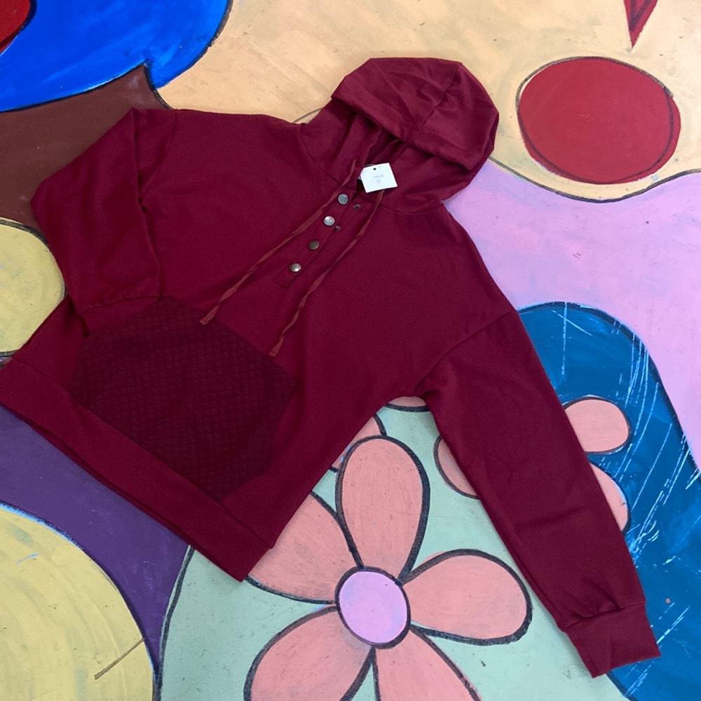 Ladies Pullover hoodie, NWT, dark red, 1/2 snap, quilted kangaroo pocket,